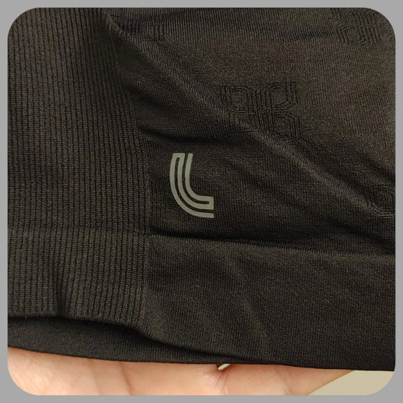 LOLE || Sweat Tech Rib Yoga Top (SIZE M) - Picture 7 of 8